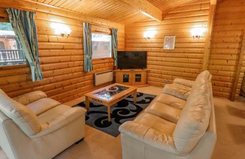 Kenwick House | Bamboo Retreat: Guest Rated 10/10 for Your Perfect Getaway