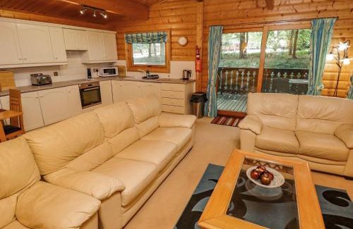 Kenwick House | Bamboo Retreat: Guest Rated 10/10 for Your Perfect Getaway