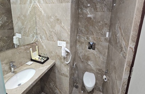 Pushkar Hotel | Explore Bamboo Saa Mulberry Resort: Family-Friendly Retreat
