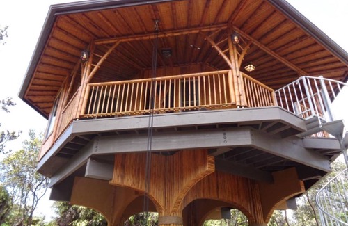 Ohia Estates House | Cozy Bamboo Treehouse for Two Near Volcanoes National Park