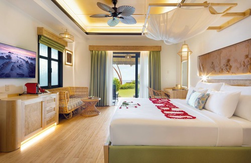 Central Mui Ne Beach Resort | Relax at Bamboo Village Beach Resort & Spa with Ocean Views