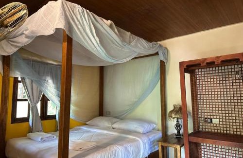 Baan Tai Resort | Pet-Friendly Bambu Huts with Oceanfront Views Await You