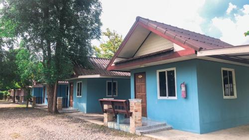 Takhli House | Cozy Guest Houses in Thailand - Pet Friendly & 4-Star Rated