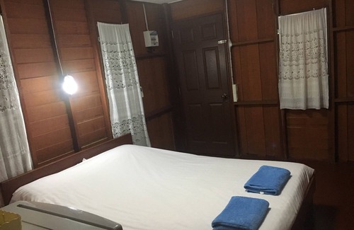 Buriram Hotel | Discover Ban Suan Ramburi: Family-Friendly with Dining