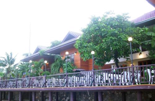 Samphao Lom House | Cozy Ban U Thong Accommodations with Family-Friendly Amenities