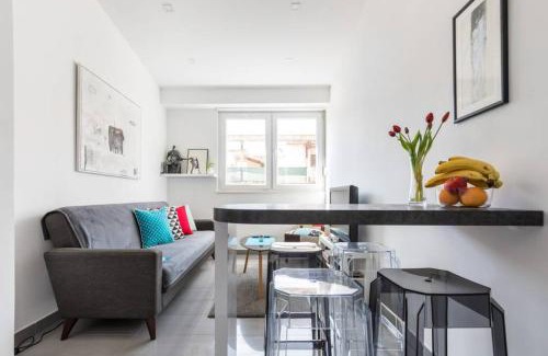 Split Apartment | Outstanding Banana Split Youth Apartment with 9.1/10 Rating