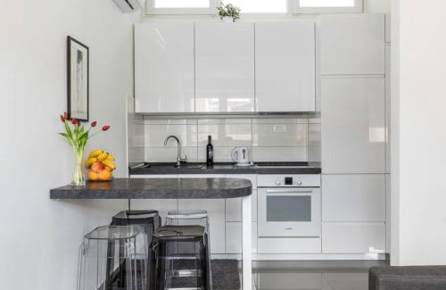 Split Apartment | Outstanding Banana Split Youth Apartment with 9.1/10 Rating