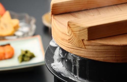 Tokamachi Bed & Breakfast | Discover Comfort at Bandai: Family-Friendly with Hot Tub