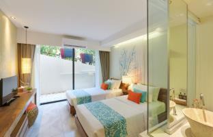 Wichit Hotel | Relax at Bandara Phuket Beach Resort with Oceanfront Pools