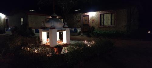 Tala Cabin | Guest Rated: 9.8 Lodges in Tāla, India with Breakfast