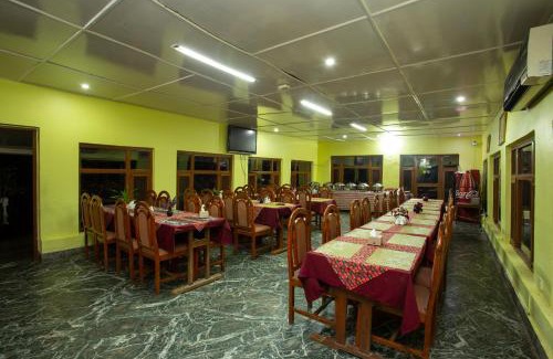 Bandipur Resort | Cozy Bandipur Mountain Resort: Family-Friendly Retreat