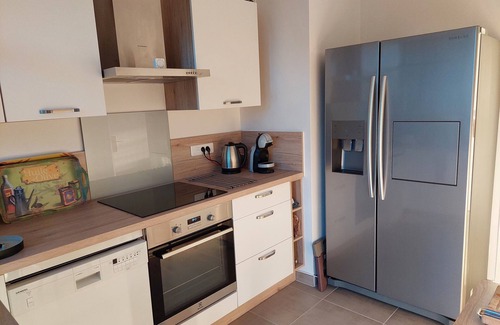 Bandol Apartment | Discover BANDOL: Family-Friendly T3 with Pool & Kitchen