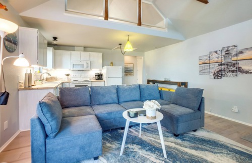 Bandon House | Cozy Bandon Beach House: Steps from Downtown & Ocean Views!