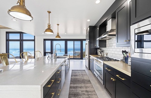 Bandon House | Bandon Beachfront Escape - Golf - Views - Luxe