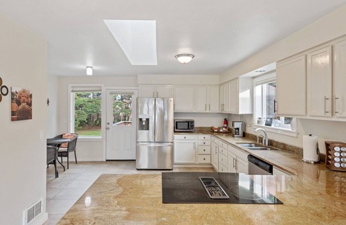 Bandon House | Bandon Seaside Escape: Spacious 4BR Getaway with Ocean Views & Large Yard