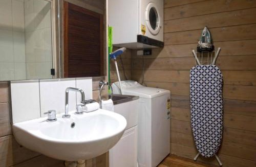 Mission Beach House | Beachfront Bungalow with Pool and Ocean Views at Banfield No 2