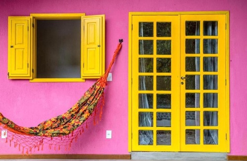Sao Pedro da Serra Cabin | Explore Bangalô Boa Ventura: Pet-Friendly Getaway Rated 9.1