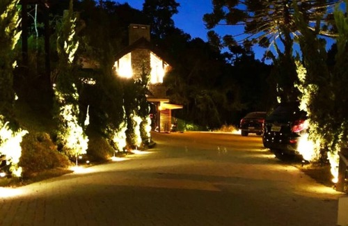 Centro House | Cozy Getaway for Two with Relaxing Hot Tub & Spa Experience
