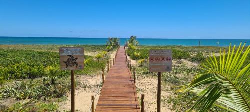 Itacimirim House | Oceanfront Bangalô Tavarua Itacimirim with Pool & Breakfast