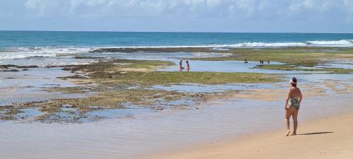 Itacimirim House | Oceanfront Bangalô Tavarua Itacimirim with Pool & Breakfast