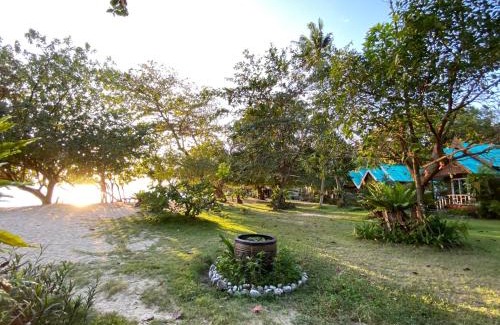 Khong Koi Beach Bed & Breakfast | Beachfront Bliss at Bangbaobeach Resort - Rated 9.1/10