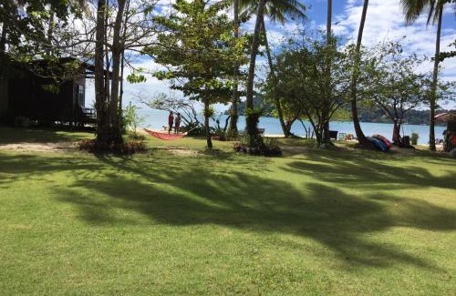 Khong Koi Beach Bed & Breakfast | Beachfront Bliss at Bangbaobeach Resort - Rated 9.1/10
