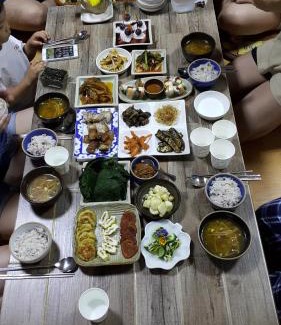 Seongsan House | Top-Rated Bangdigareum B&B with Kitchen & Breakfast Included