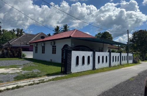 Air Hangat House | Family-Friendly Bangli Homestay for Memorable Stays