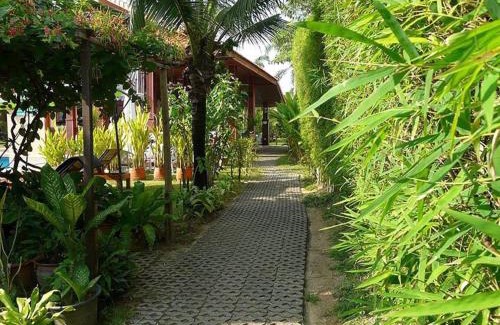Bang Sare Resort | Oceanfront Bangsaray Village Resort with Pool & Family Amenities