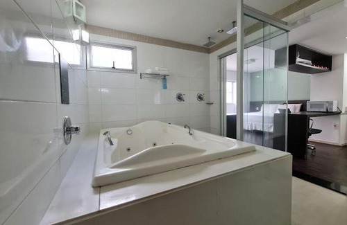 Sao Luiz Apartment | Relax in a Hot Tub by Lagoa da Pampulha - 9/10 Rated