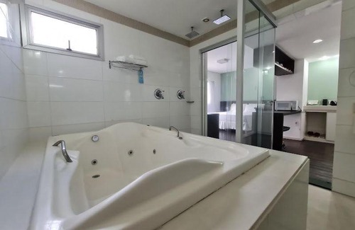 Sao Luiz Apartment | Relax in a Hot Tub by Lagoa da Pampulha - 9/10 Rated