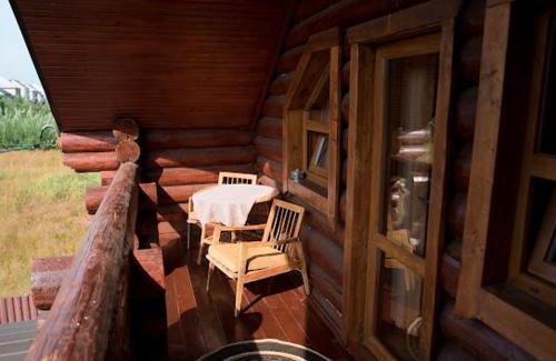 Nyzhnje Selyshche House | Explore Banik: Pet Friendly with Pool & Hot Tub Delight