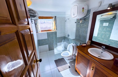 Batseri Hotel | Experience Banjara Camp and Retreat Sangla with Family-Friendly Amenities