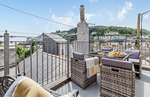 Looe House | Top-Rated Banjo Cottage: Pet & Child Friendly Retreat