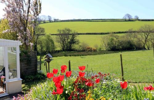 Bideford House | Cozy Cottage: Perfect for Families and Pets, Rated 9/10