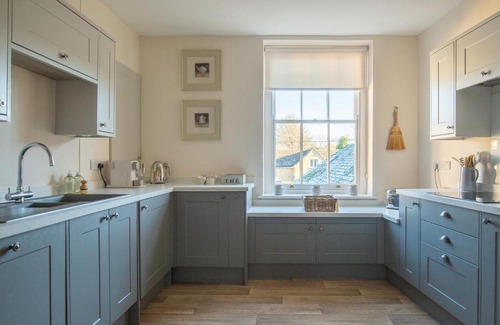 Fairford House | Premier Family Retreat at Bank House - 4 Star Rated!