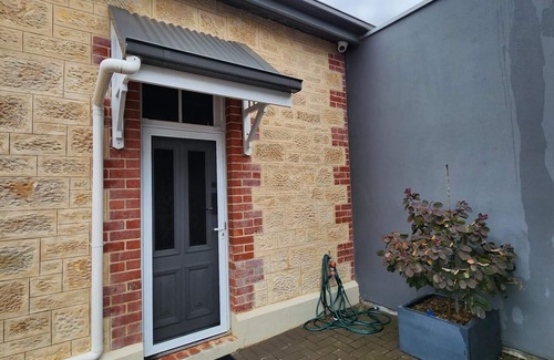 Semaphore House | Elegant Bank Manager's Residence with Spa and Hot Tub