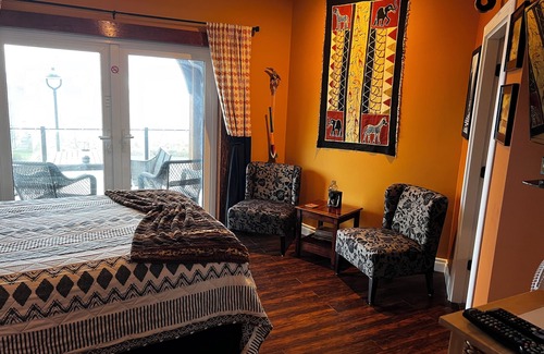 Campbell River Apartment | Bank on a View. Campbell River Vacation Rental with 3 Rooms (Pet Friendly).