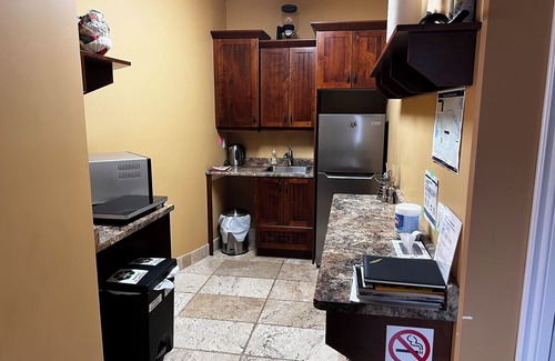 Campbell River Apartment | Bank on a View. Campbell River Vacation Rental with 3 Rooms (Pet Friendly).