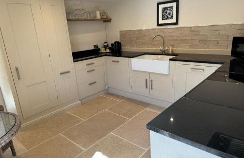 Pickering House | Cozy Bank Top Barn: Pet-Friendly Retreat for Two