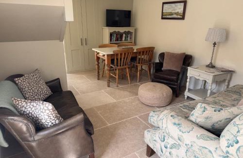 Pickering House | Cozy Bank Top Barn: Pet-Friendly Retreat for Two