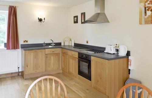 Cropton House | Inviting Bank Top Cottage: Pet & Child Friendly Escape