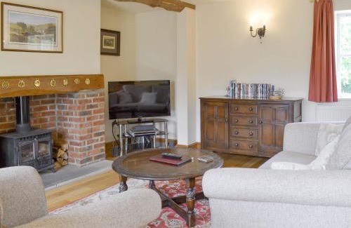 Cropton House | Inviting Bank Top Cottage: Pet & Child Friendly Escape
