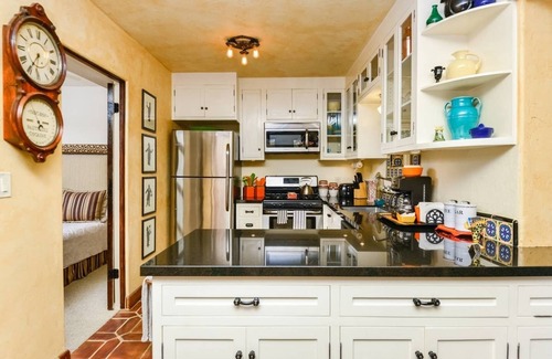 Park West House | Pet-Friendly Carriage House Near Balboa Park - 10/10 Rated