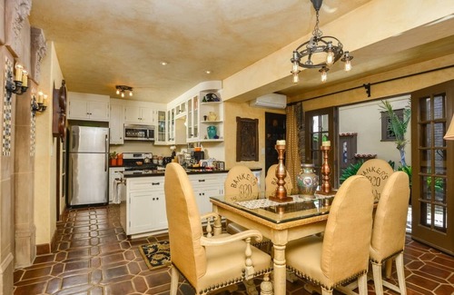 Park West House | Pet-Friendly Carriage House Near Balboa Park - 10/10 Rated