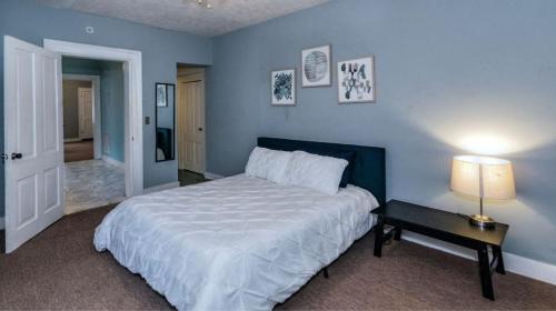 Columbus House | Idyllic Banks of the Chattahoochee Cottage Near Dining