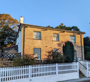 Minster on Sea House | Inviting Banks Bed & Continental Breakfast - Rated 9/10!