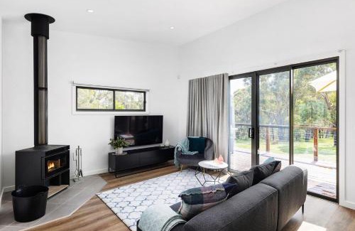 Eganstown House | Child-Friendly Retreat at Banksia Villa - Guest Rated 9.8