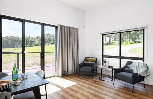 Eganstown House | Child-Friendly Retreat at Banksia Villa - Guest Rated 9.8