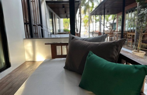 Cha-am Hotel | Cozy Banlansuan Resort with Ocean Views and Family Amenities